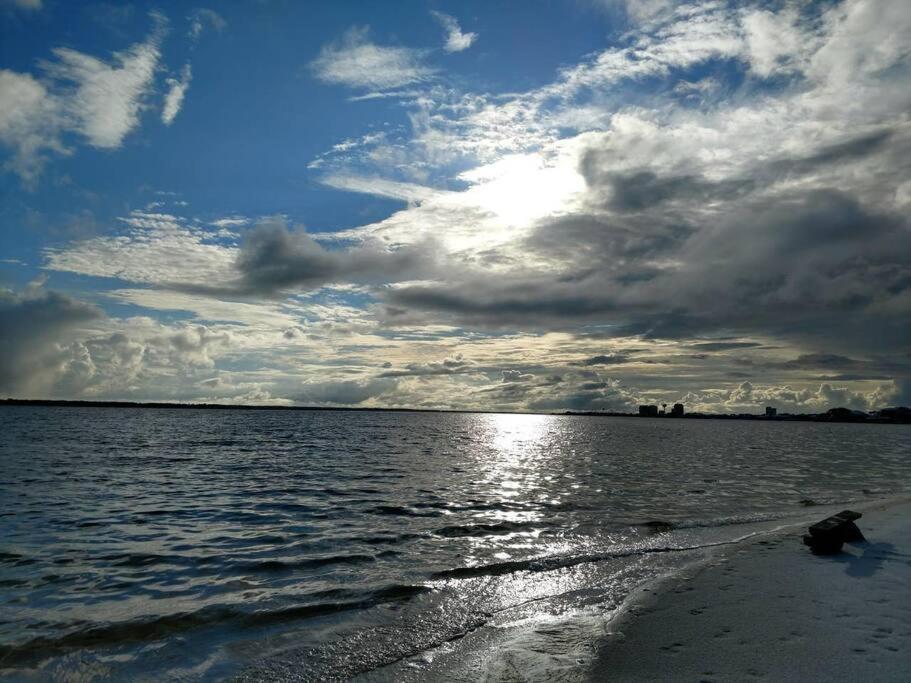 Sunset Harbor Palms - Mason Beach Retreat Navarre Bagian luar foto